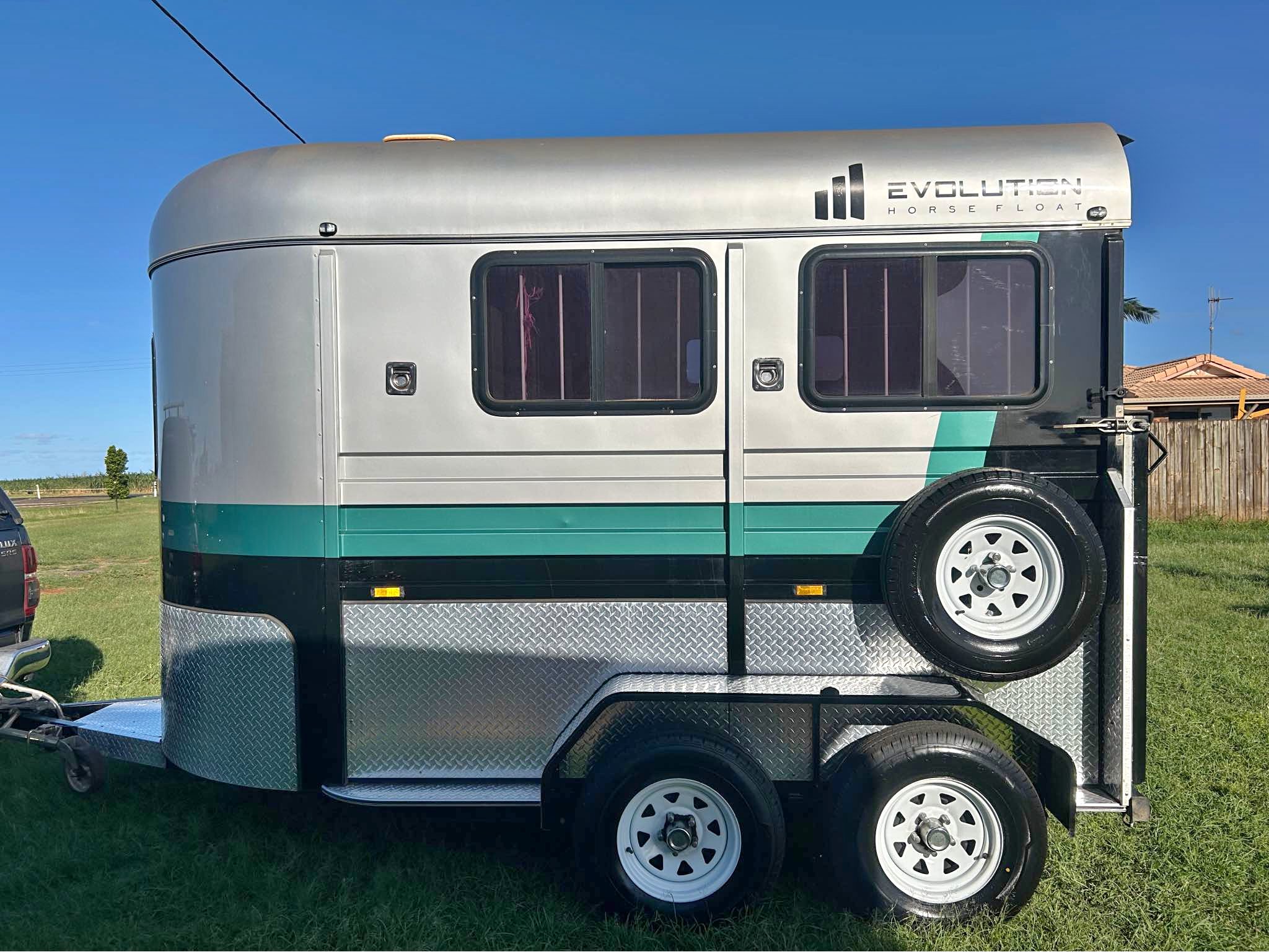 2020 Evolution 2HAL Horse Float Evolution - Trailers - Bundaberg ...