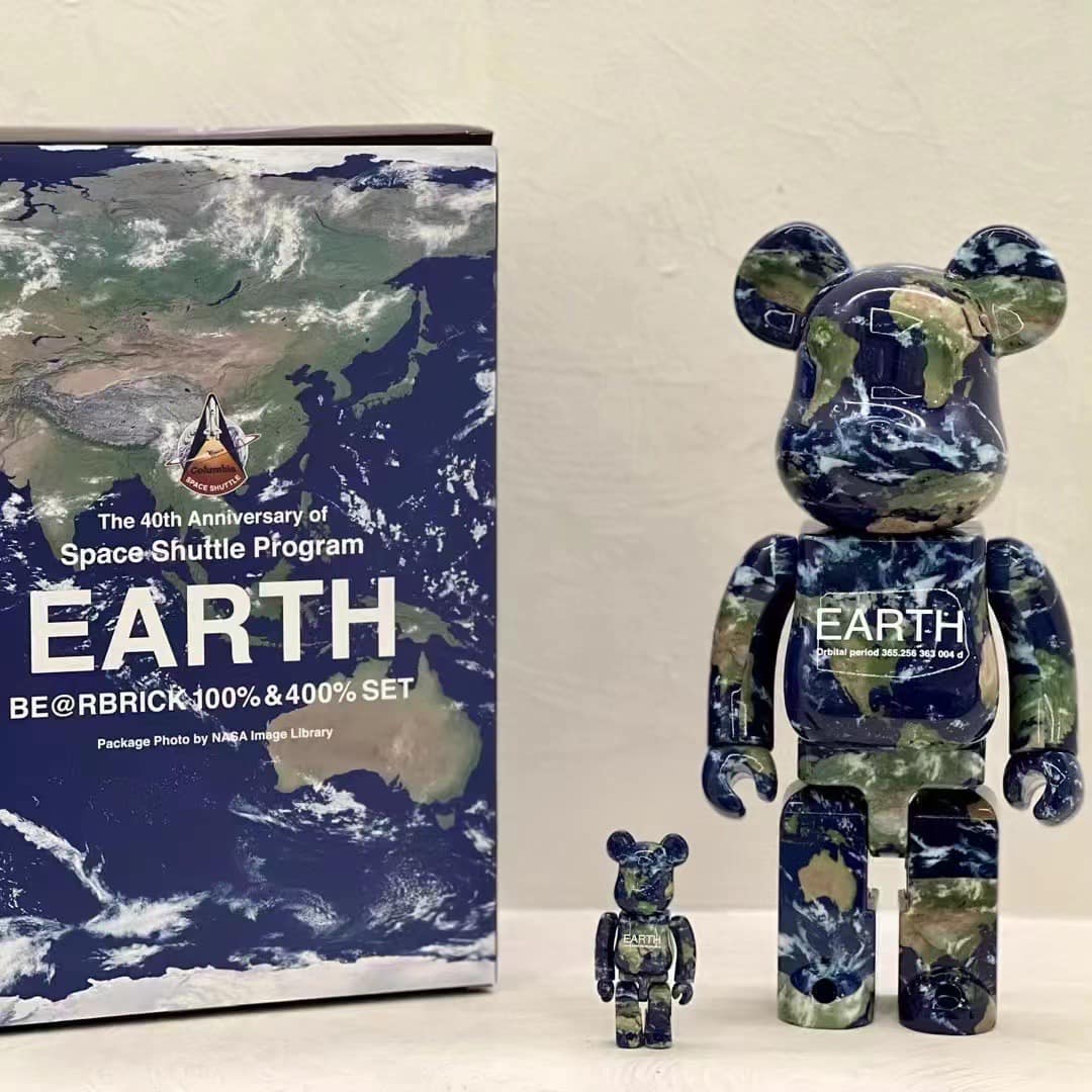 #earth #nasa #地球 地球🌍星球必收系列... - Bearbrickhow 庫柏力克熊/潮玩/藝術品 | Facebook