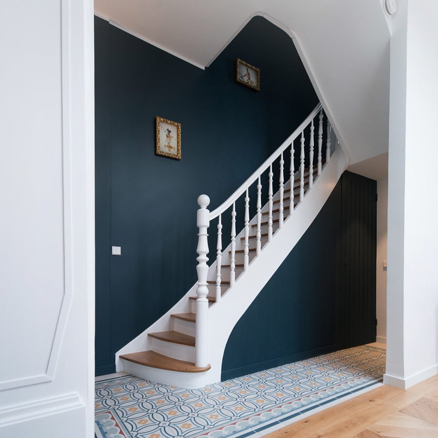 BEAR architecture - Revamping an old staircase with a little plaint and ...