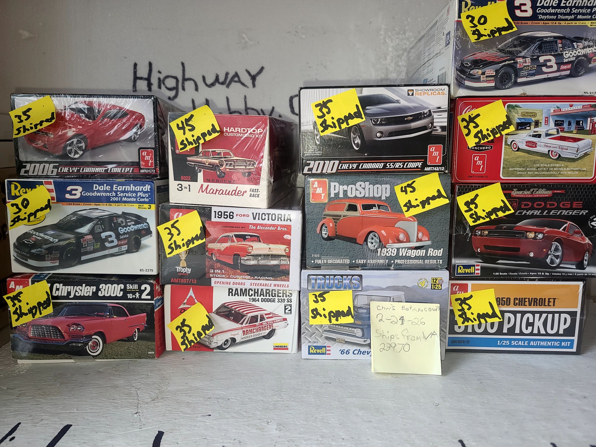 Hello! I'm selling a few of the Wonder Fest 2025 garage kits. They