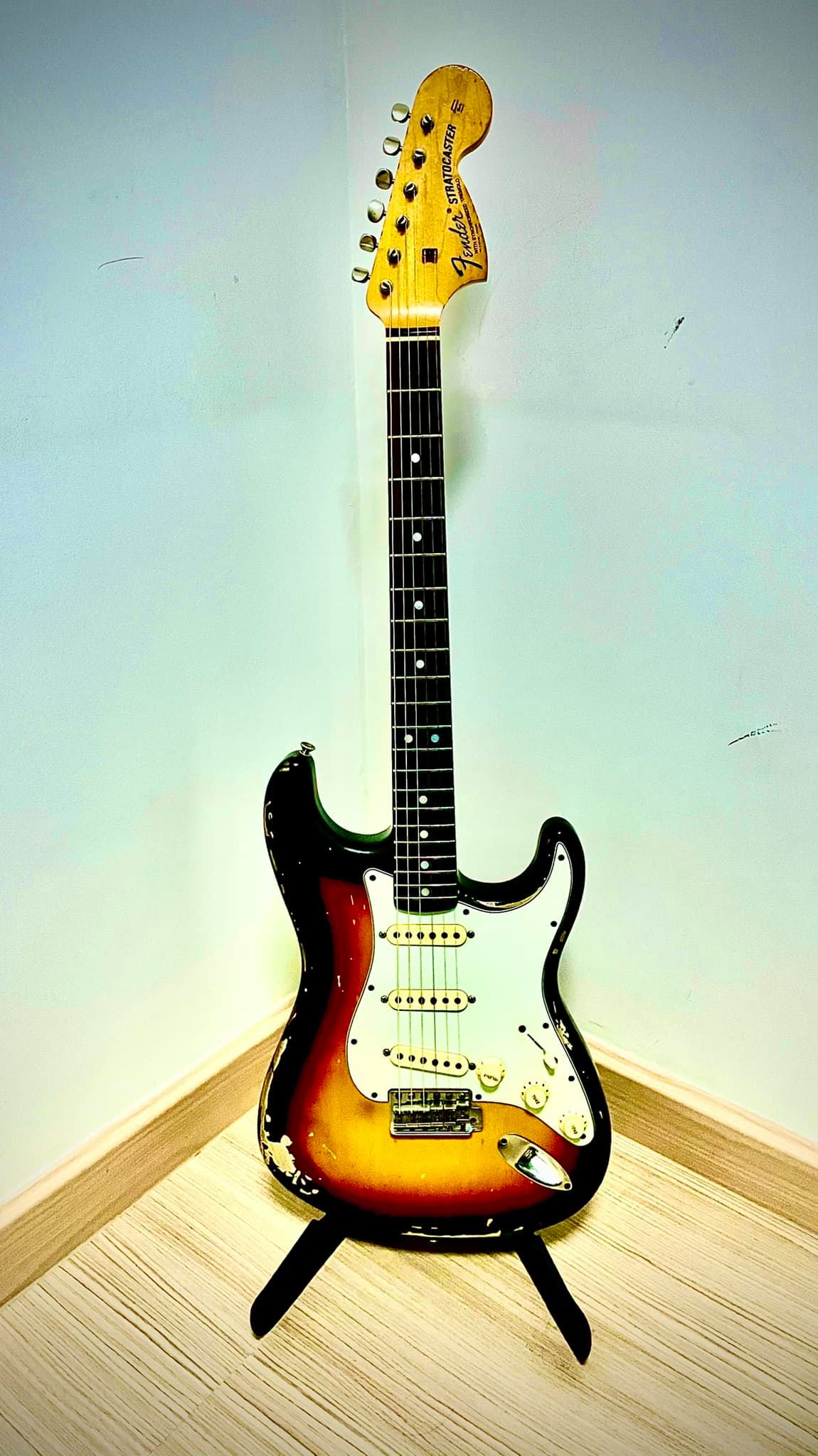 Suhr Scott Henderson Strat with Michael Landau pickups