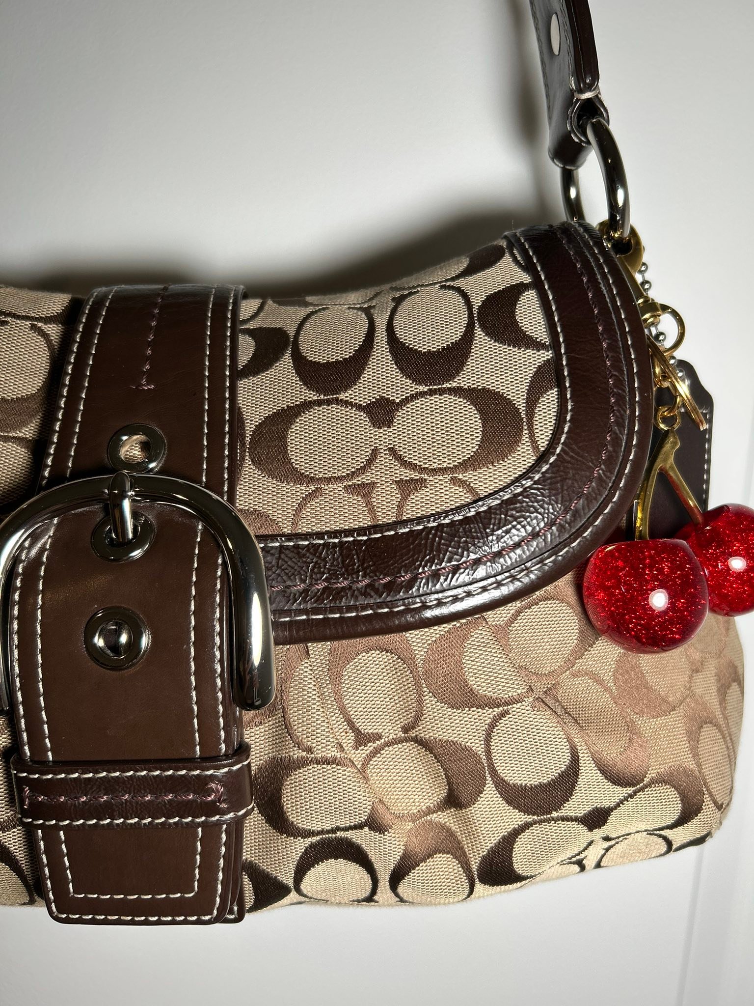 AUTHENTIC COACH SOHO PLEATED WITH BROWNSIG BUCKLE FLAP F15203 