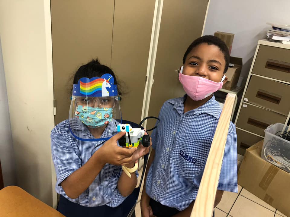 Grade 3G enjoying a robotics lesson... - Curro Heritage House | Facebook