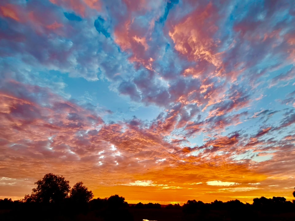 Sunset, Mt. Shasta, CA 1/10; f/10; ISO 64; 84mm; Nikon Z9; Tamron