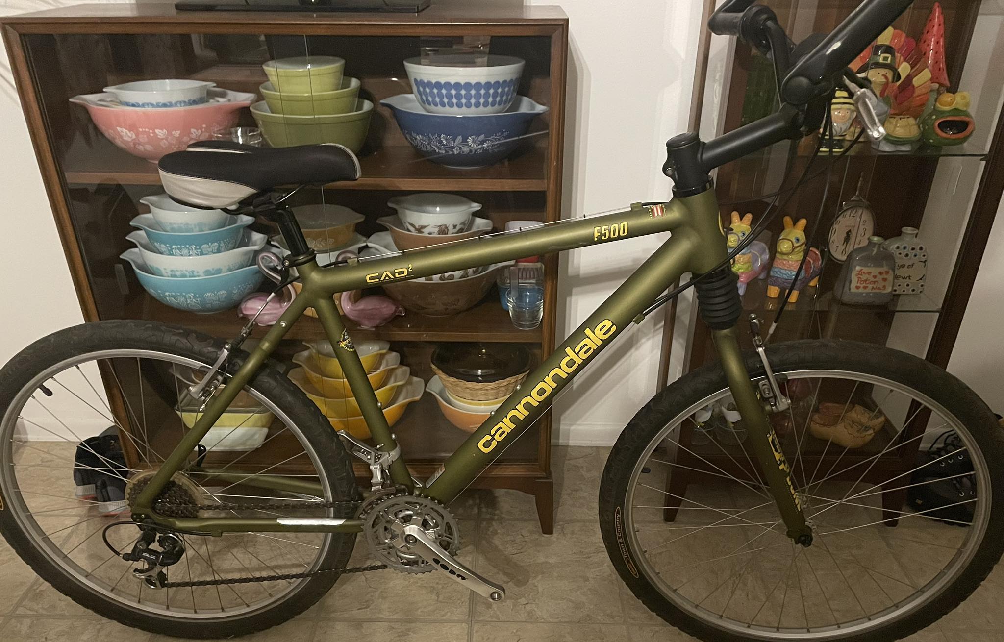 Cannondale Lefty Flash F2 in specific color?