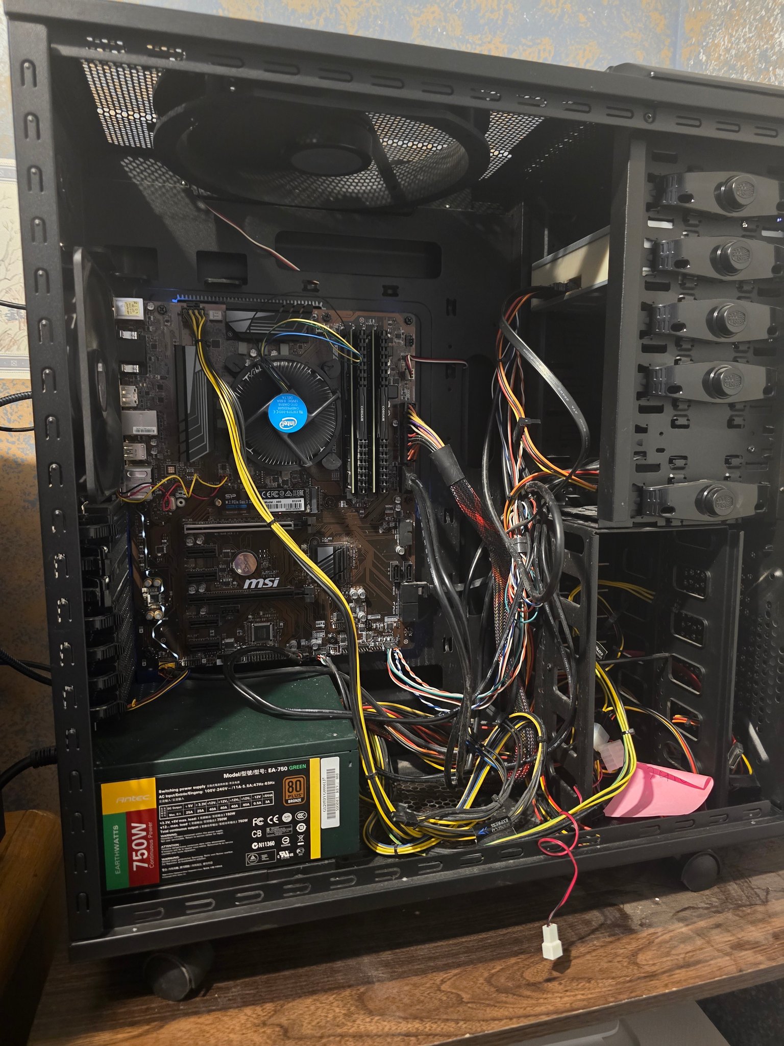 Budget gaming PC build with i7 8700 and GTX 1070