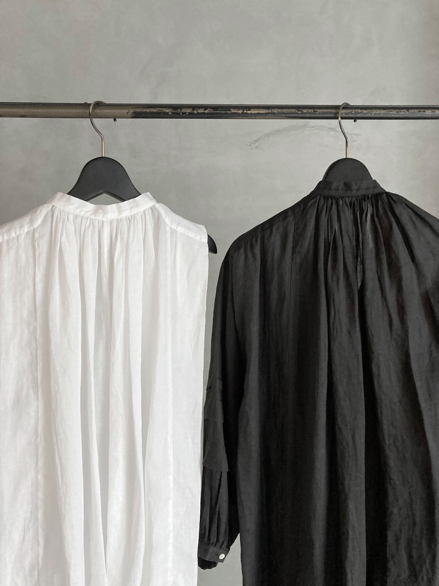 Enchainement Church Blouse ¥23,100 Church Smock Dress. ¥31,900 細 