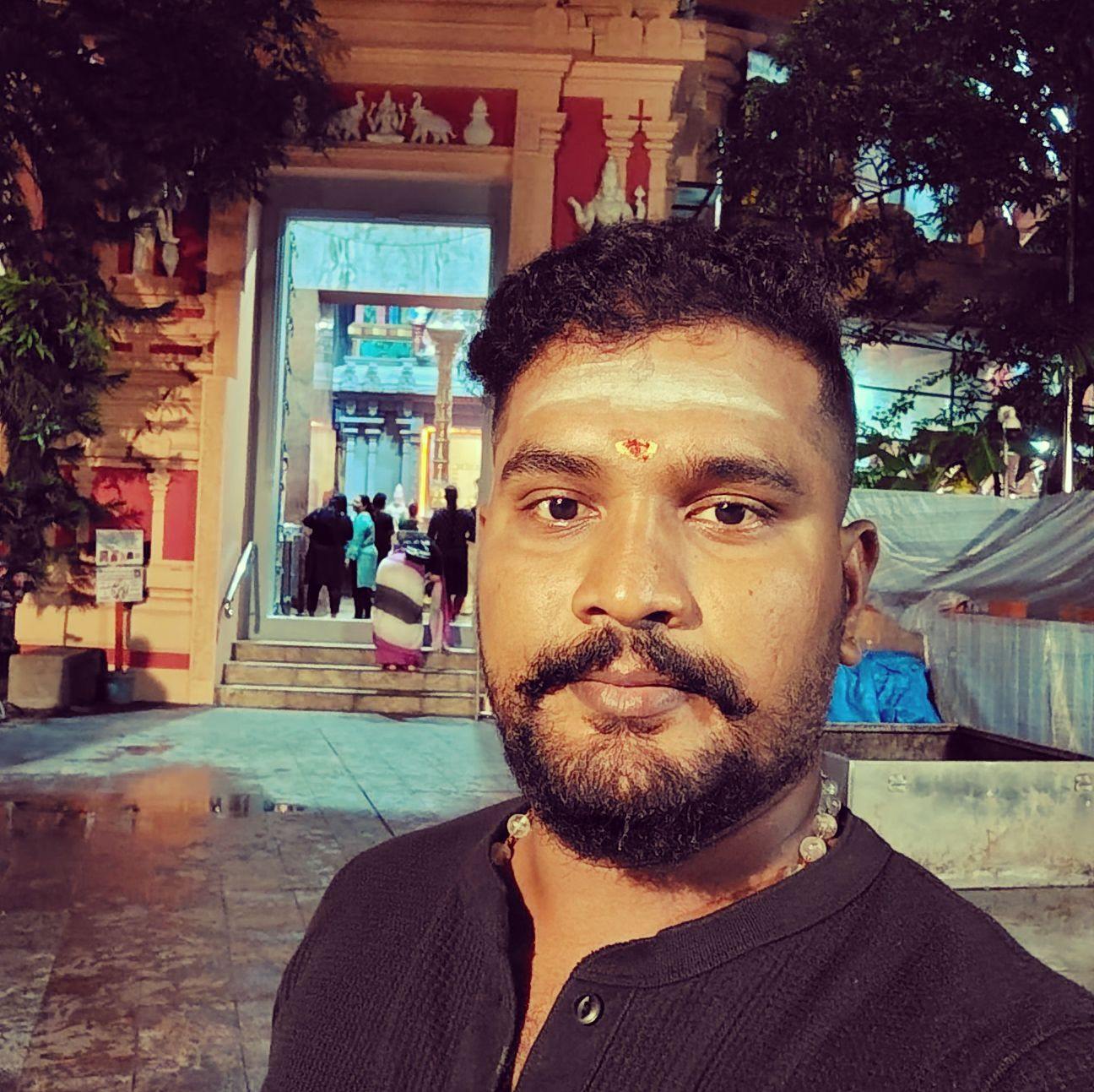 கமுதி பேருந்து நிலையத்தில் பரபரப்பு தாறுமாறாக வாகனம் ஓட்டி கடைகள் ...