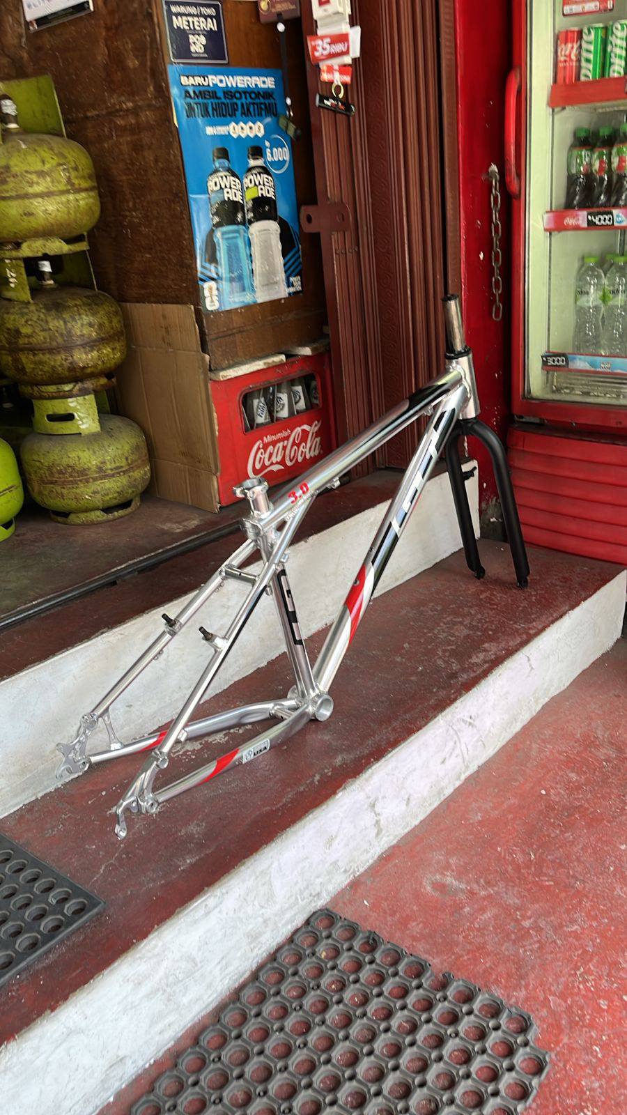 Is Avalanche 3.0 BMX bike frame original?