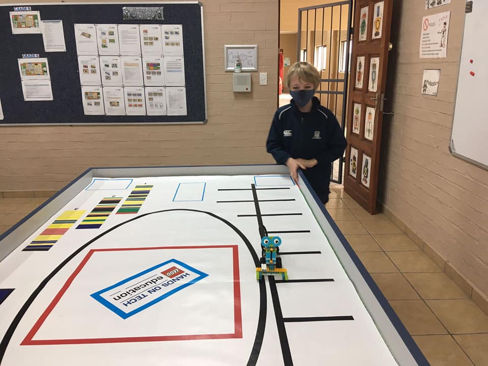 Curro Westbrook - Grade 3’s testing out their bots! | Facebook