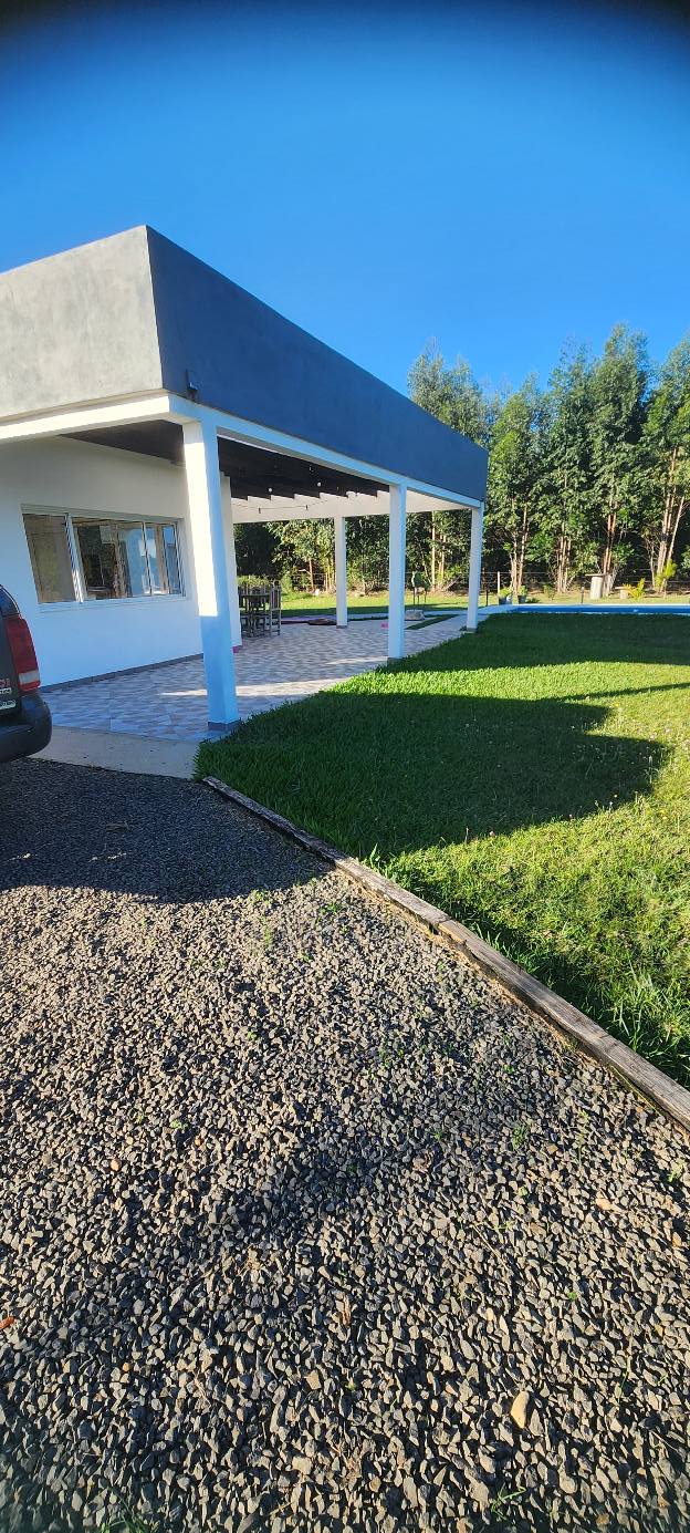 ALQUILO X DIA CASA DE CAMPO CON PILETA EN MONTE CASEROS. (Barrio Privado)