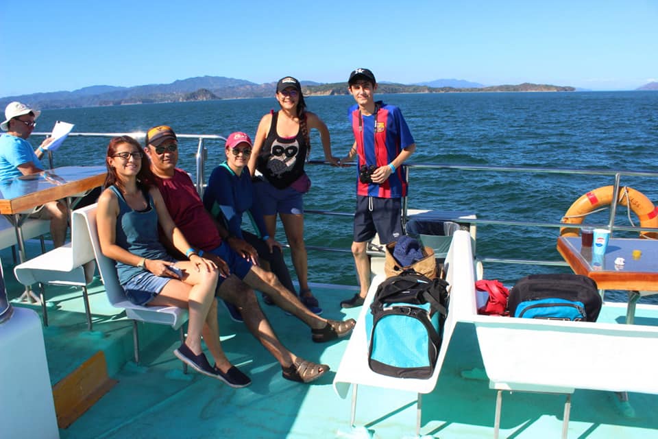 Viajá con tu burbuja a... - Bay Island Cruises Costa Rica