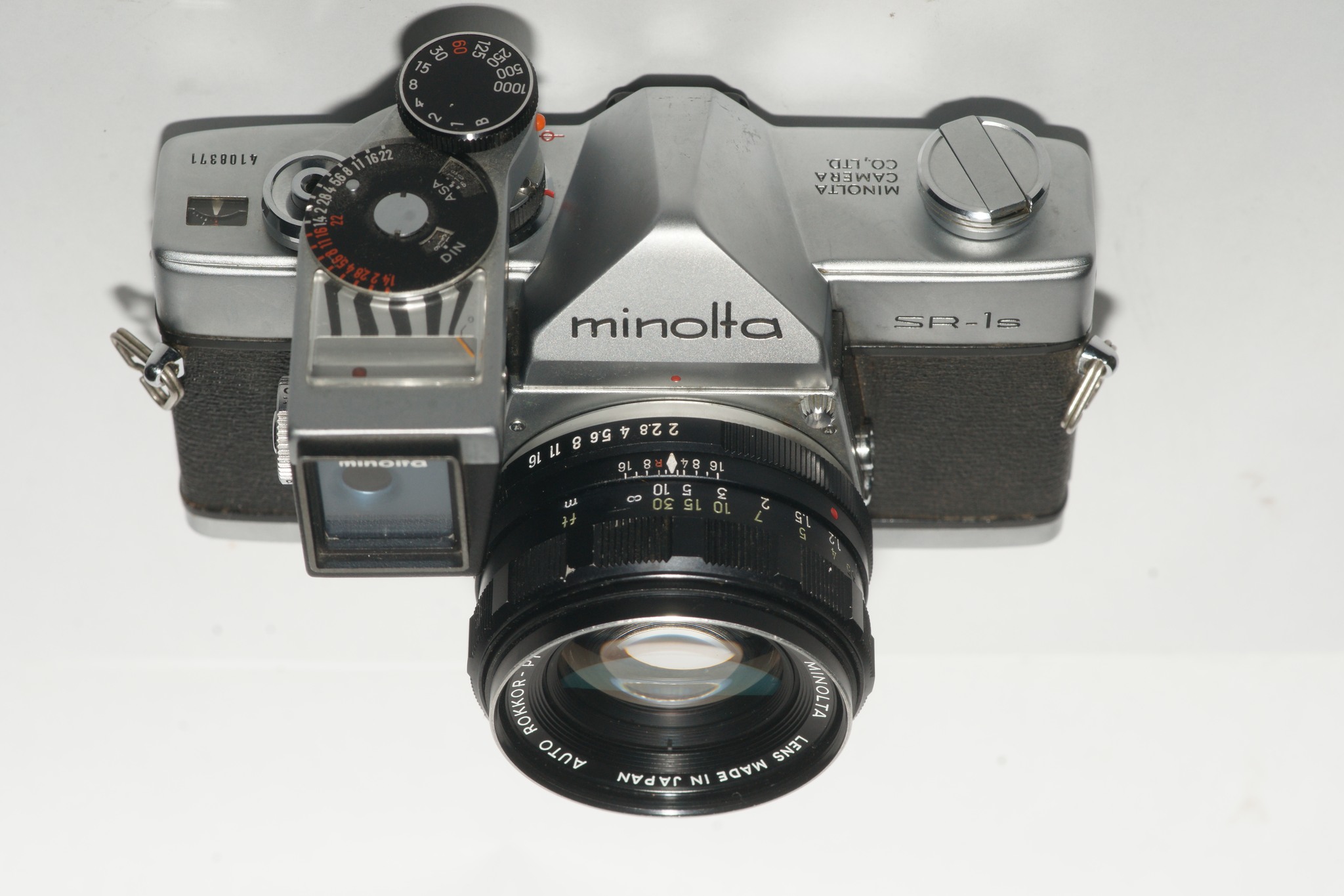 What is the Minolta SR505 camera?