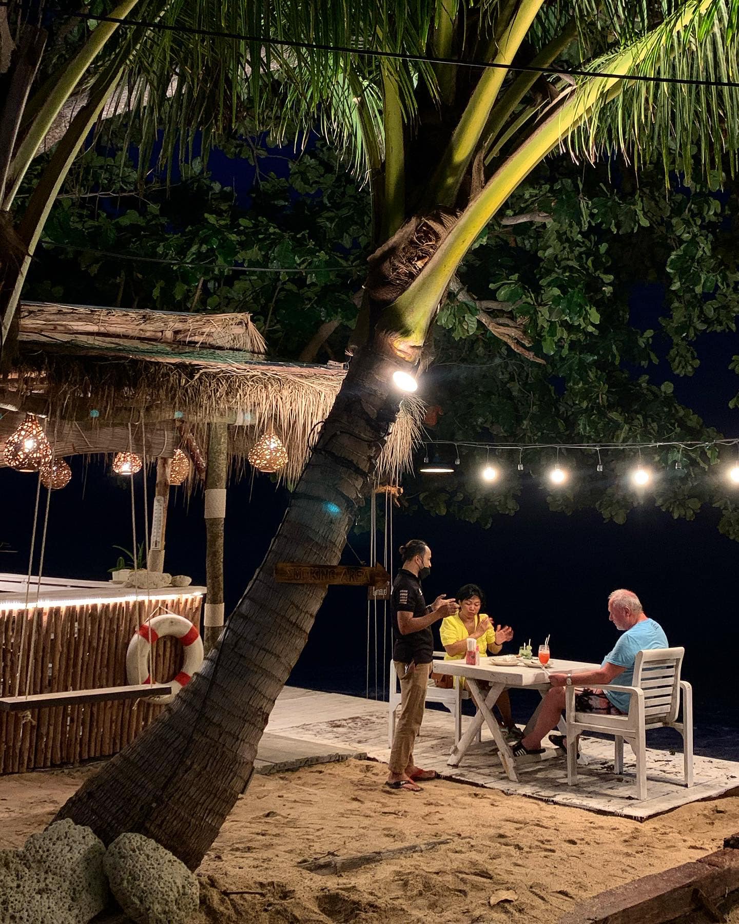 บรรยากาศยามเย็นในวันนี้ที่ Hug Samui... - Hug Samui ฮักสมุย | Facebook