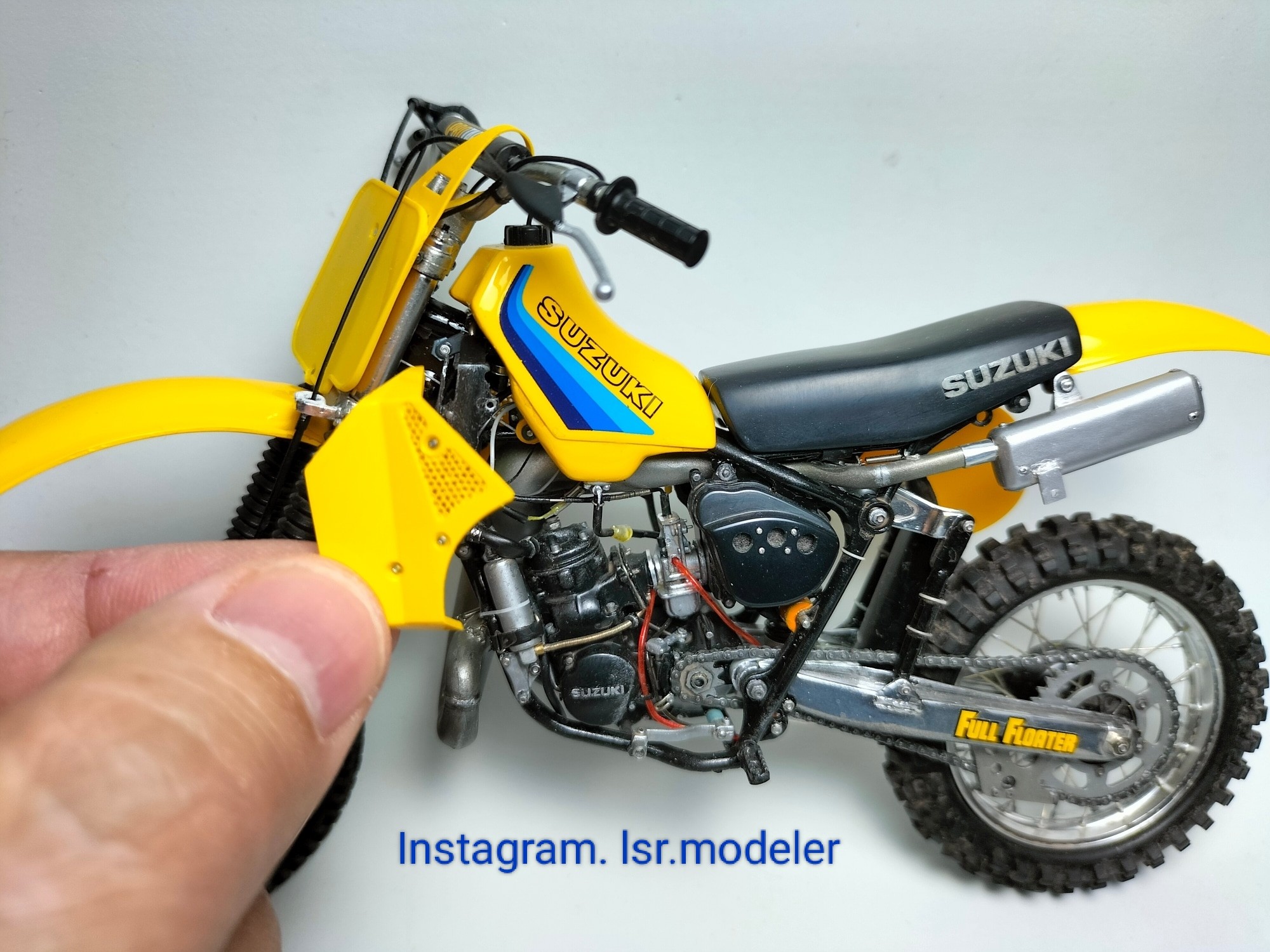 1/12 TAMIYA SUZUKI RM 250 Superdetailed 春 中華 trt SUZUKI កង