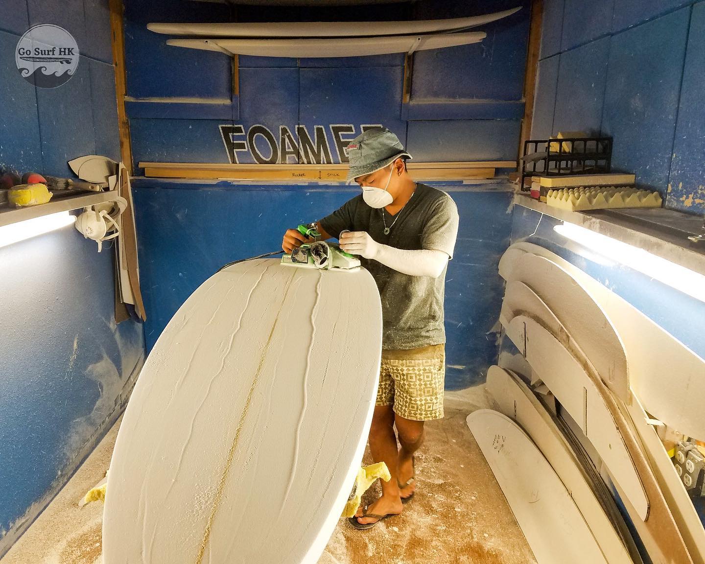 Gosurfhk - 自己整嘅滑浪板, 滑浪都衝得開心啲. 🏄🏾‍♂️ Surfboard shaper...
