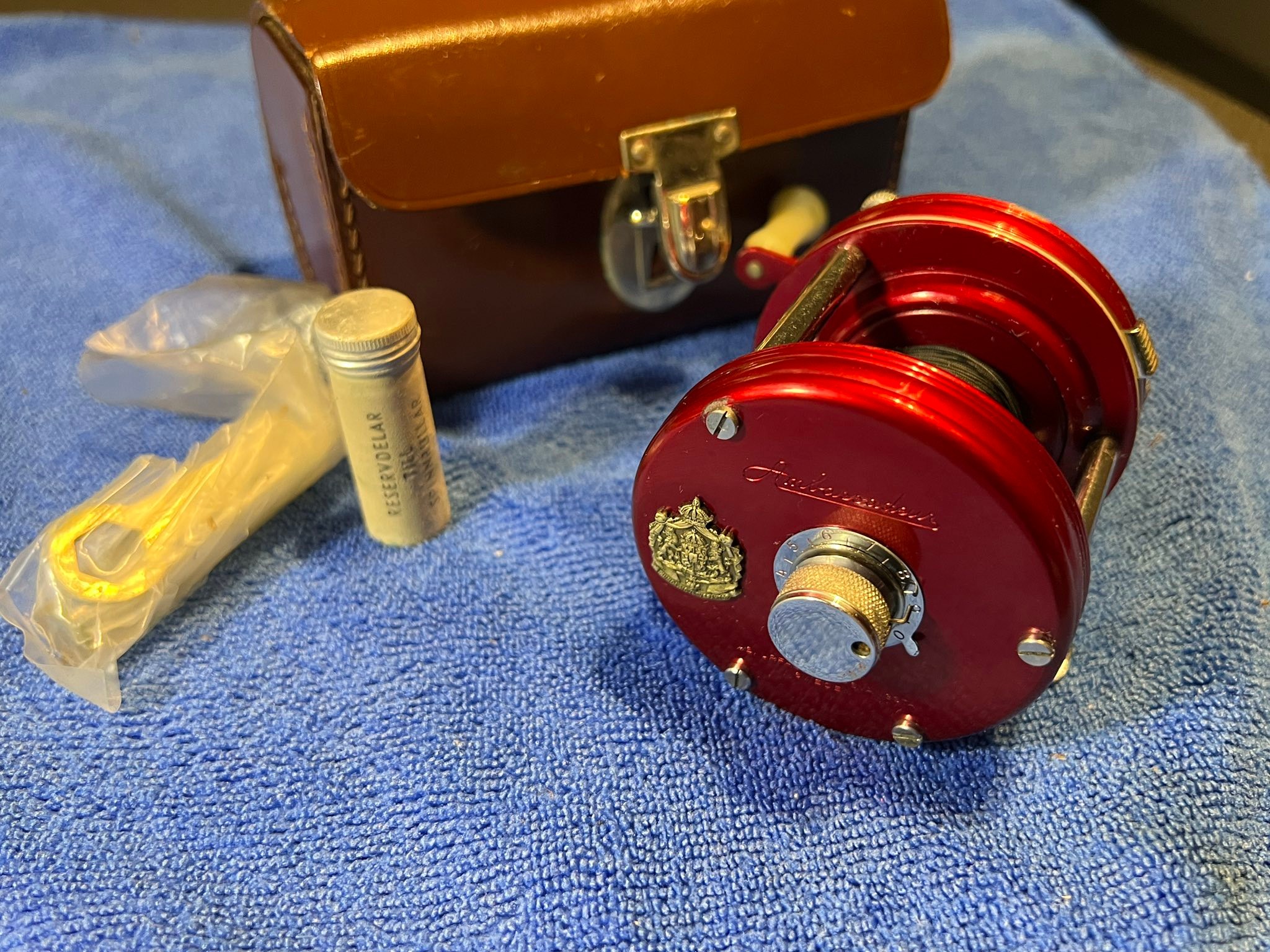 aubu fishing reel 5000 gold Penn Battle IV Spinning The Penn Btliv5000 Battle Iv 5000 Spin Reel Box reel is a must 5000 deluxe reel for sale