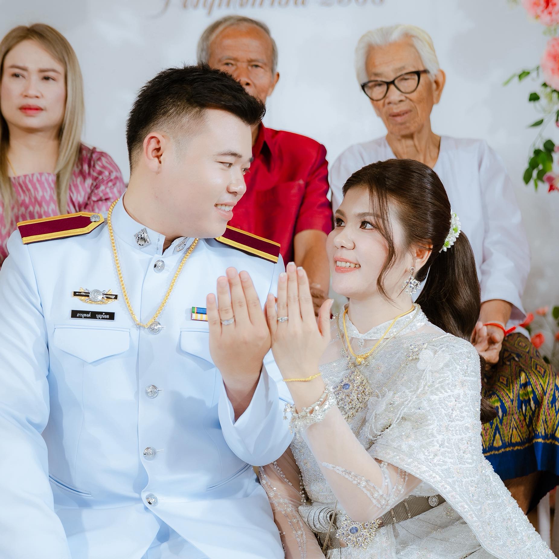 Faii Faii - 📸 จากคลัง ปีนี้ยังใส่ชุดได้บ่🤣 Panupong Bunnoi | Facebook