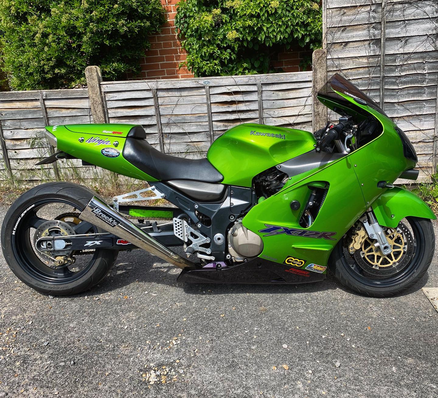 This man has an incredible Z1 drag bike that has turned on a lot