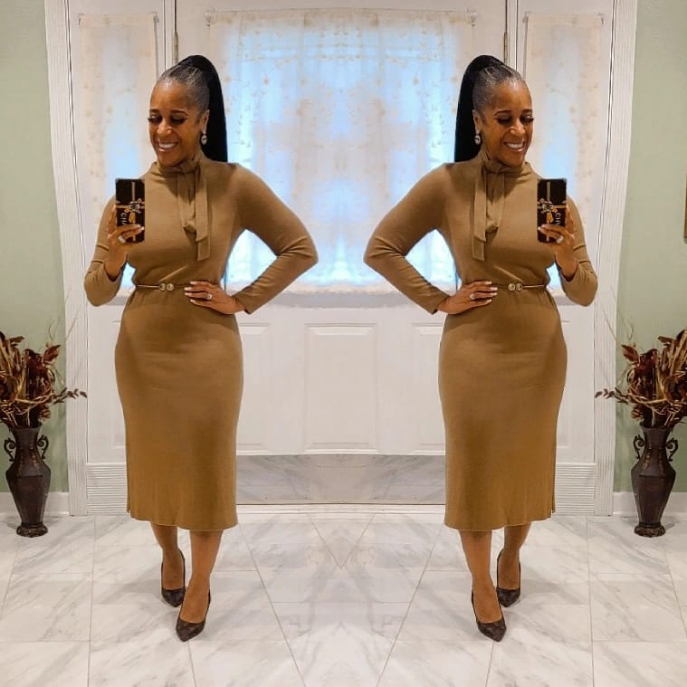 I always have women asking me where I find my cute work dresses. Well, here is alittle secret. The store is right up under your noses. 😉 I found this cute Fall