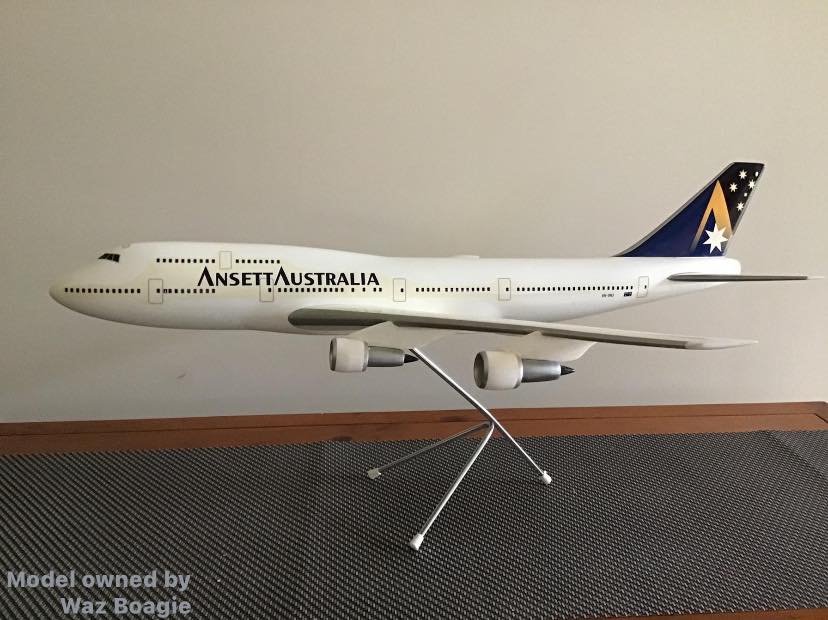 Boeing 747-8 in 1/144 scale made by Ian Steloz. Great work.
