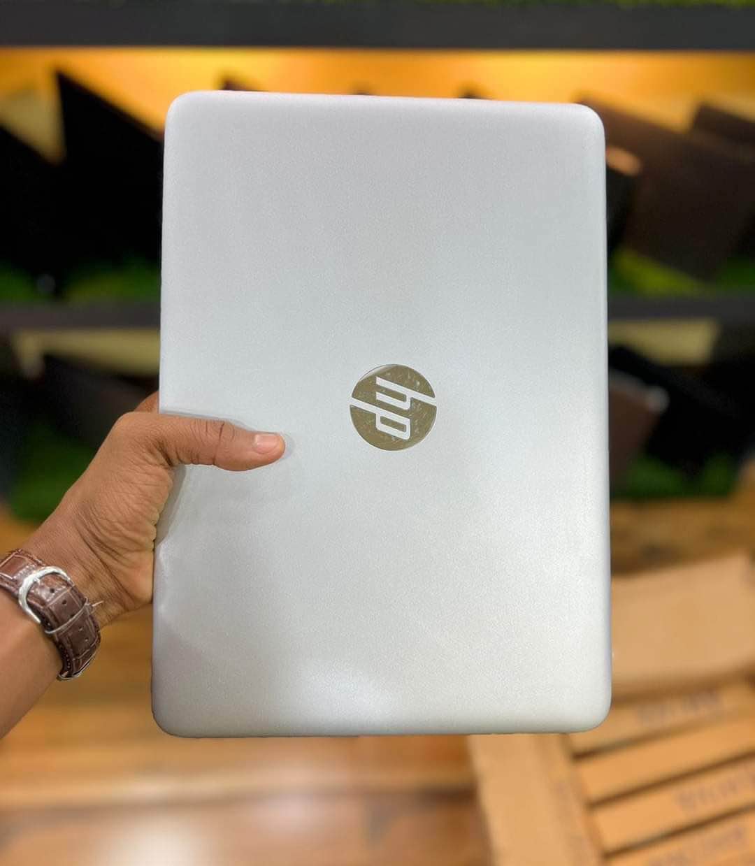 HP EliteBook 820 G3 i5 6300U 12,5 FHD IPS HUN Vil.bill. FÉLKONFIG
