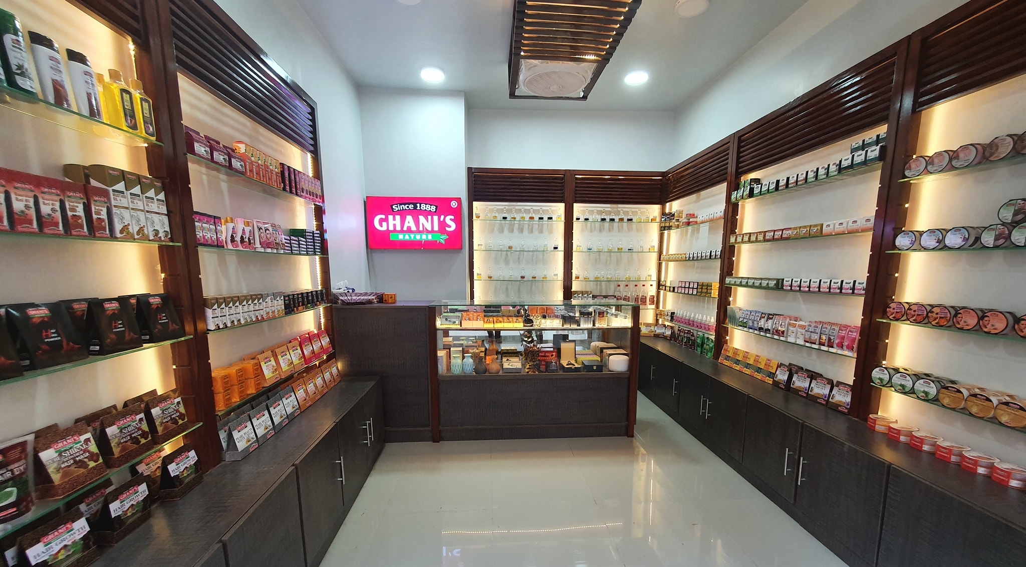 Saeed Ghani by Ghani's Nature Gulshan KDA Branch