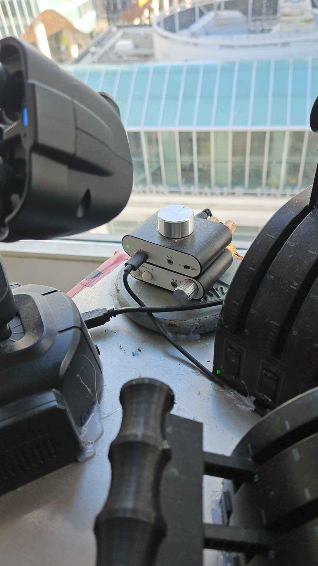 Yaw vr motion rig (with 4 bass shakers inside) - Effects Pedals ...