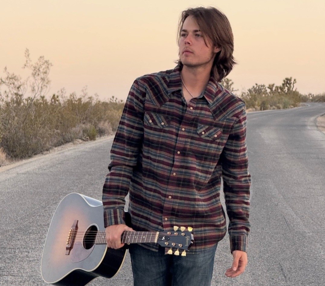 Max Struthers at the Snowbound Club