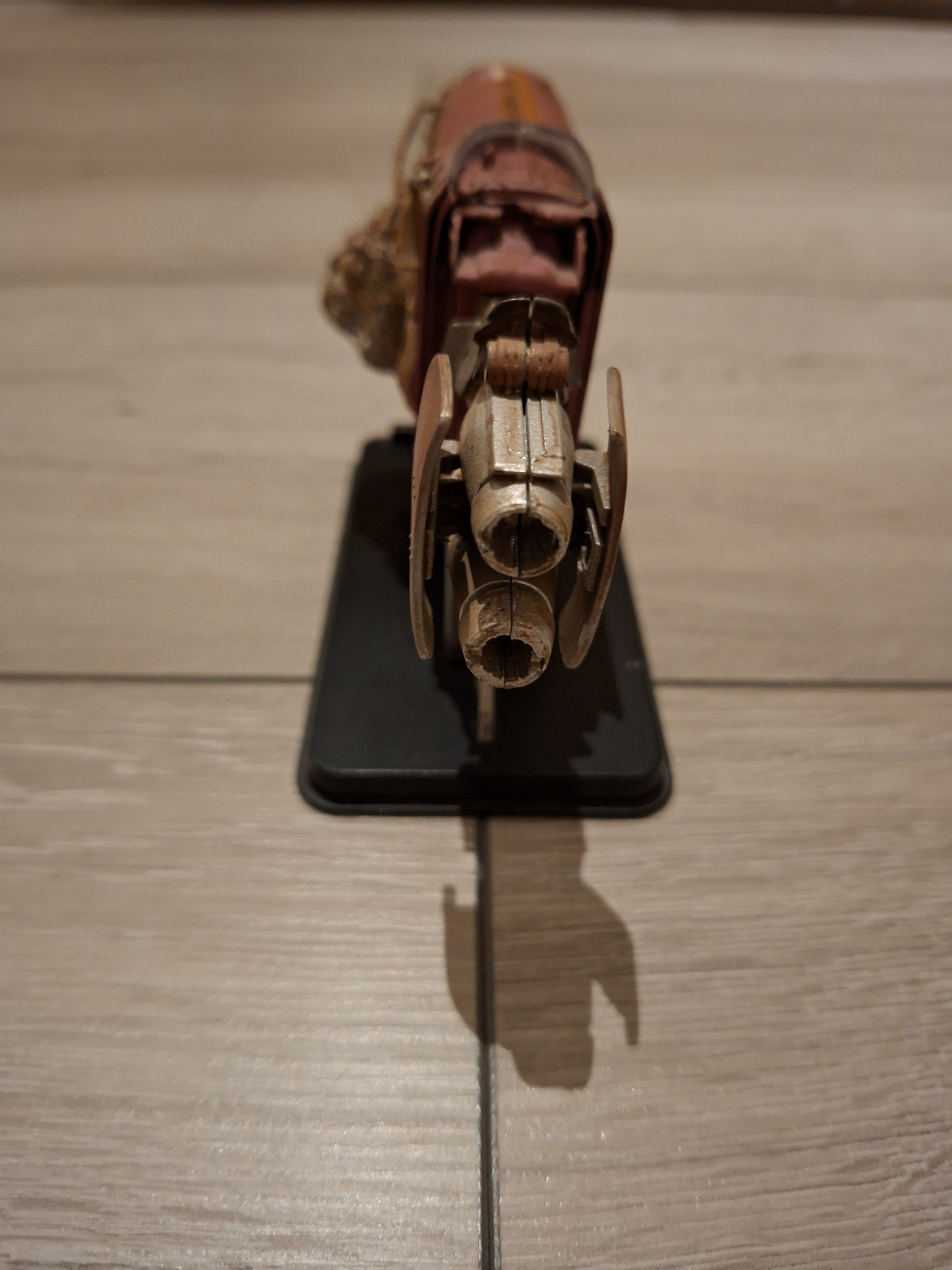 From the Altaya DeAgostini Collection: Rey DeAgostini Star Wars Vehicle Collection: Rey\'s Speeder display picture 1