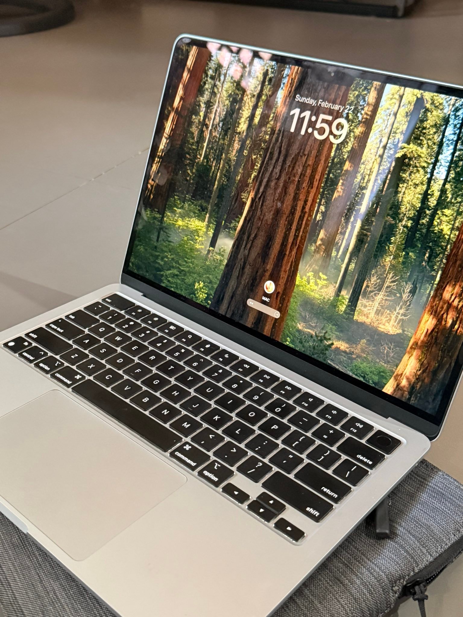 MACBOOK AIR (M2, 2022)
