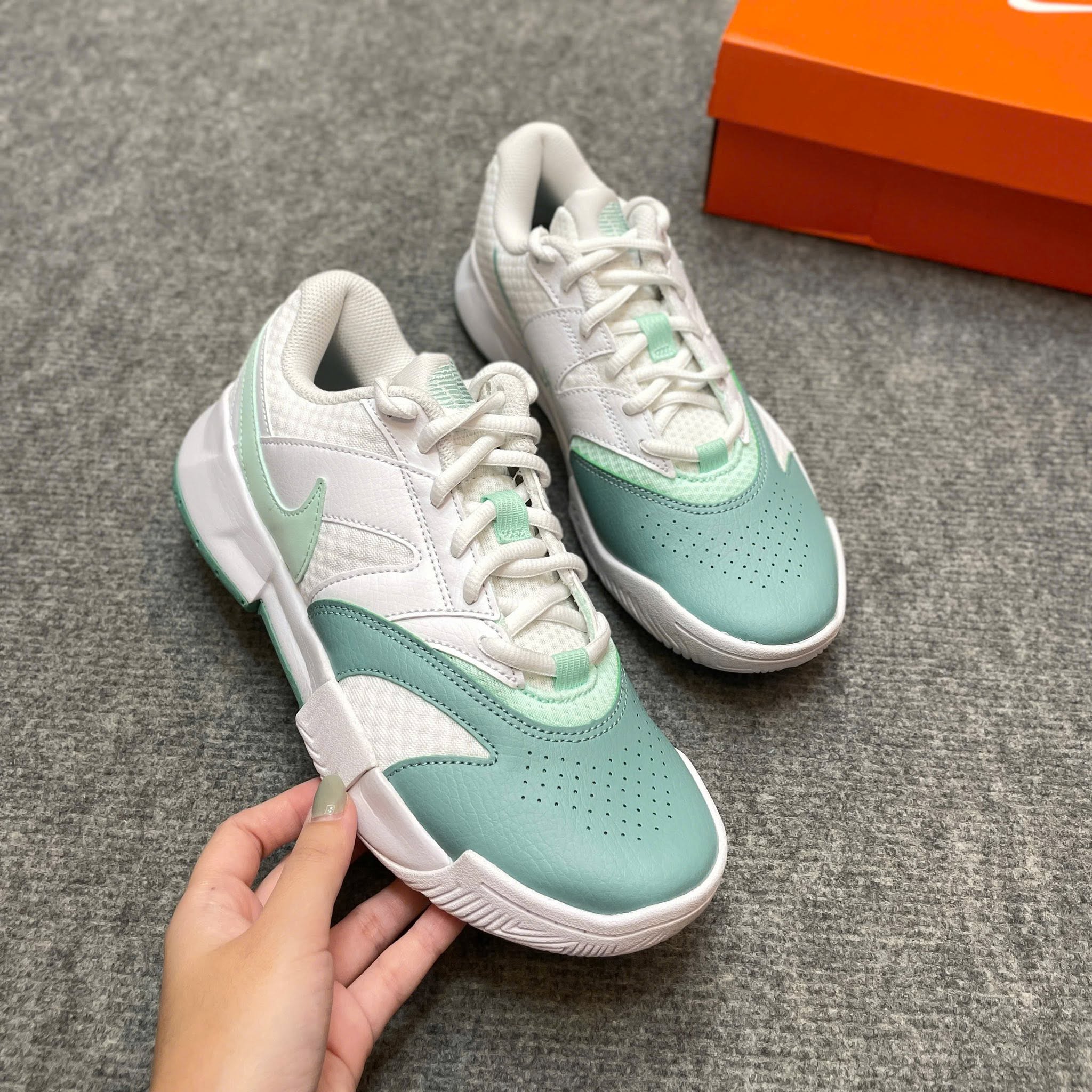 Court Lite 4 