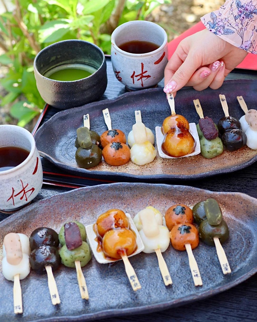 What are the 7 typical flavors of dango?