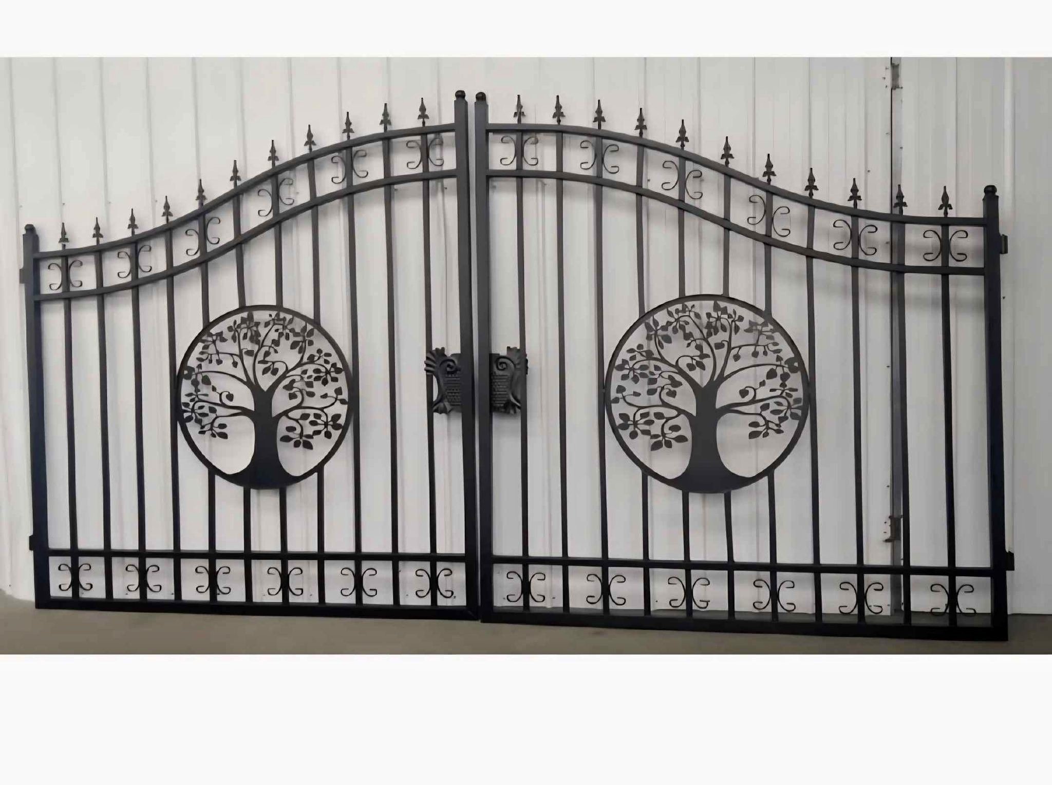 Metal 14 ft driveway gate - Gates - Balfour, British Columbia ...