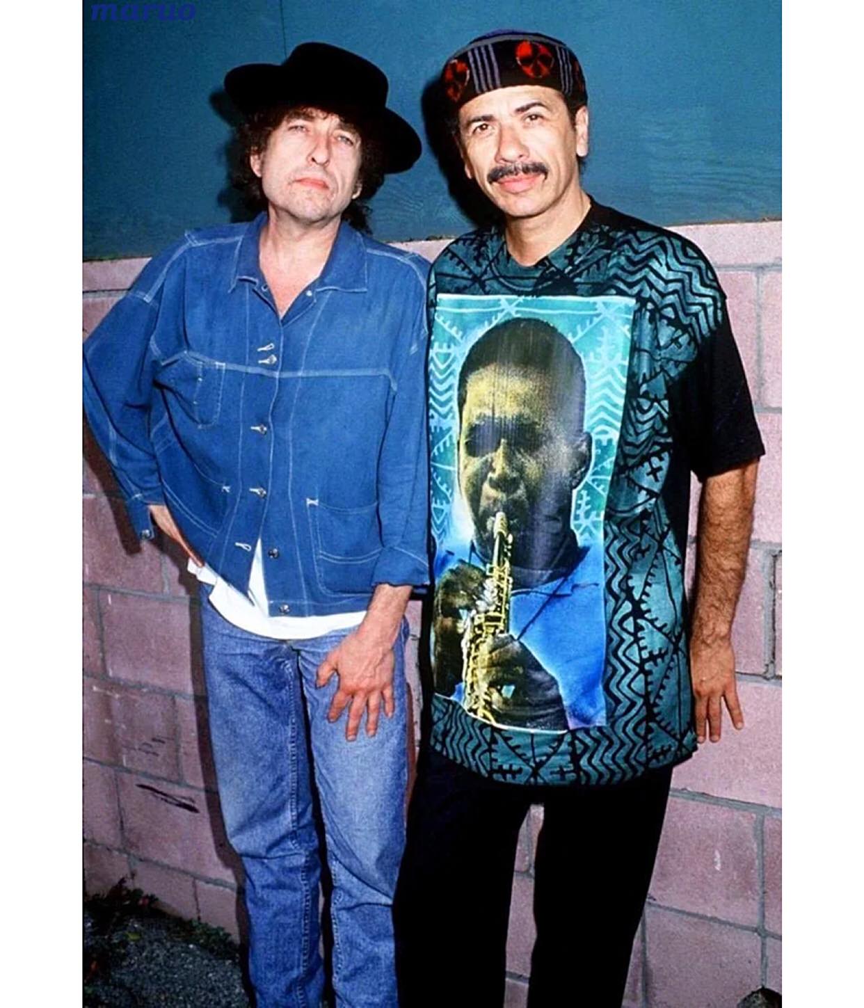 ジョン・コルトレーンのTシャツを着た カルロス・サンタナとボブ 