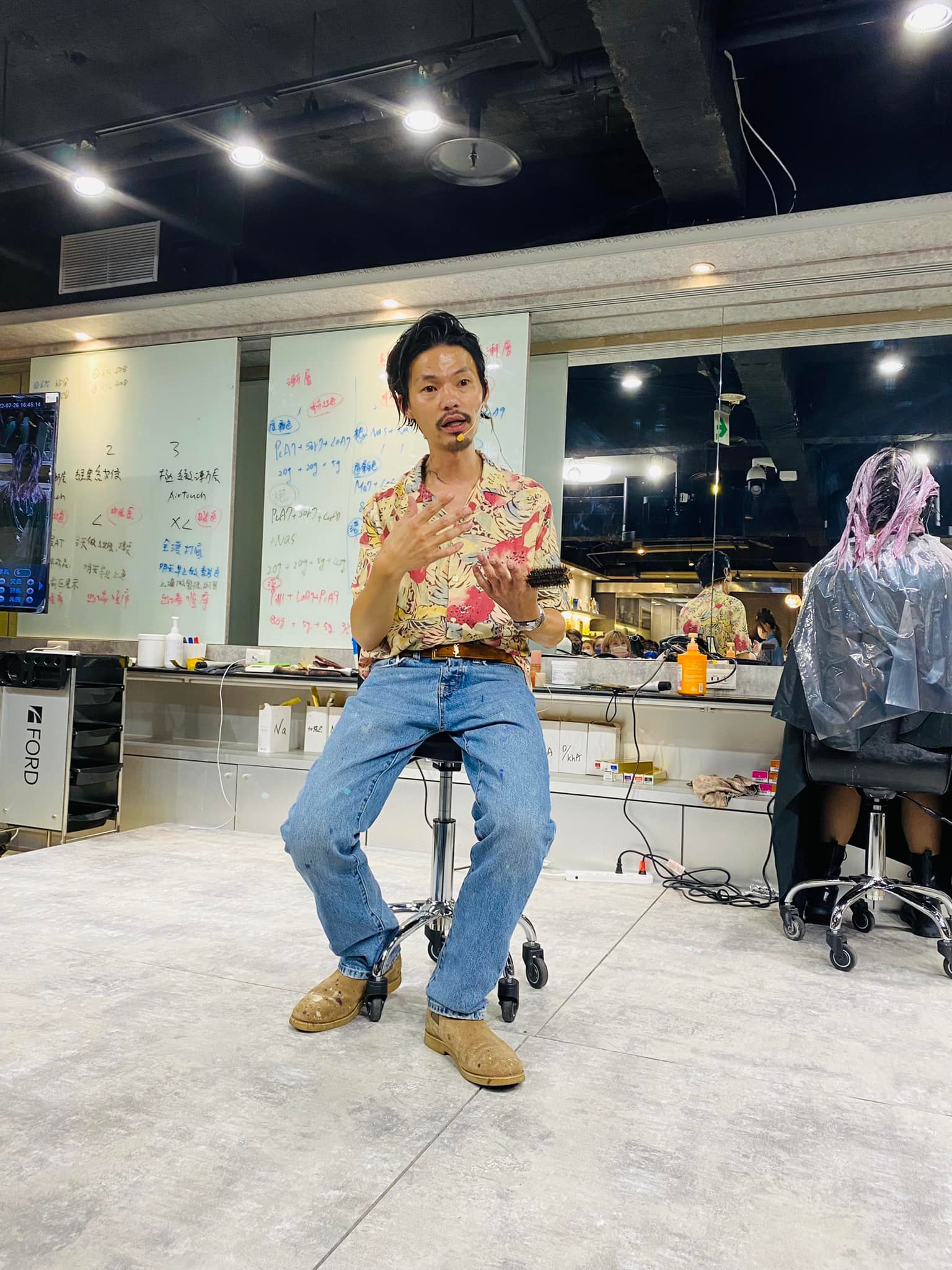 Rong Hair x Li Rong x麗蓉x Hair Stylist - 🌸#花朵燙 搭上 #八字瀏海 完美無缺💯 韓式的自然線條 讓妳 ...