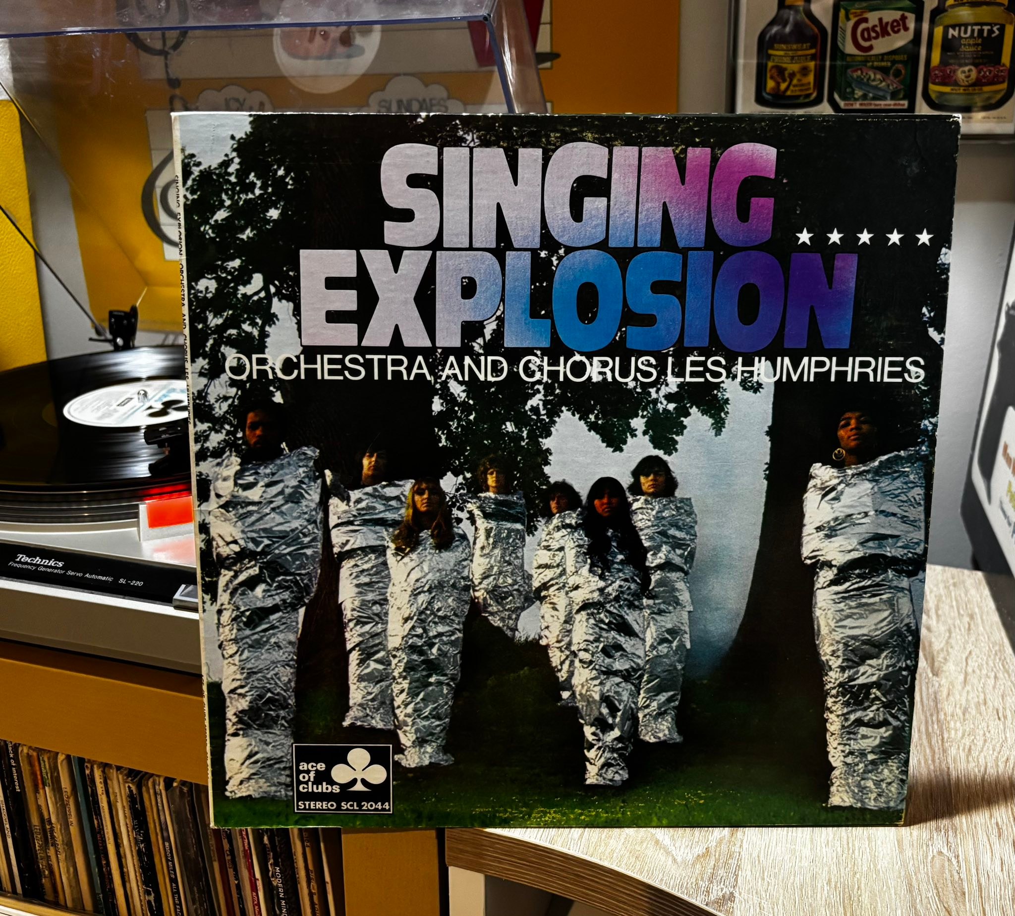 Les Humphries Singing Explosion