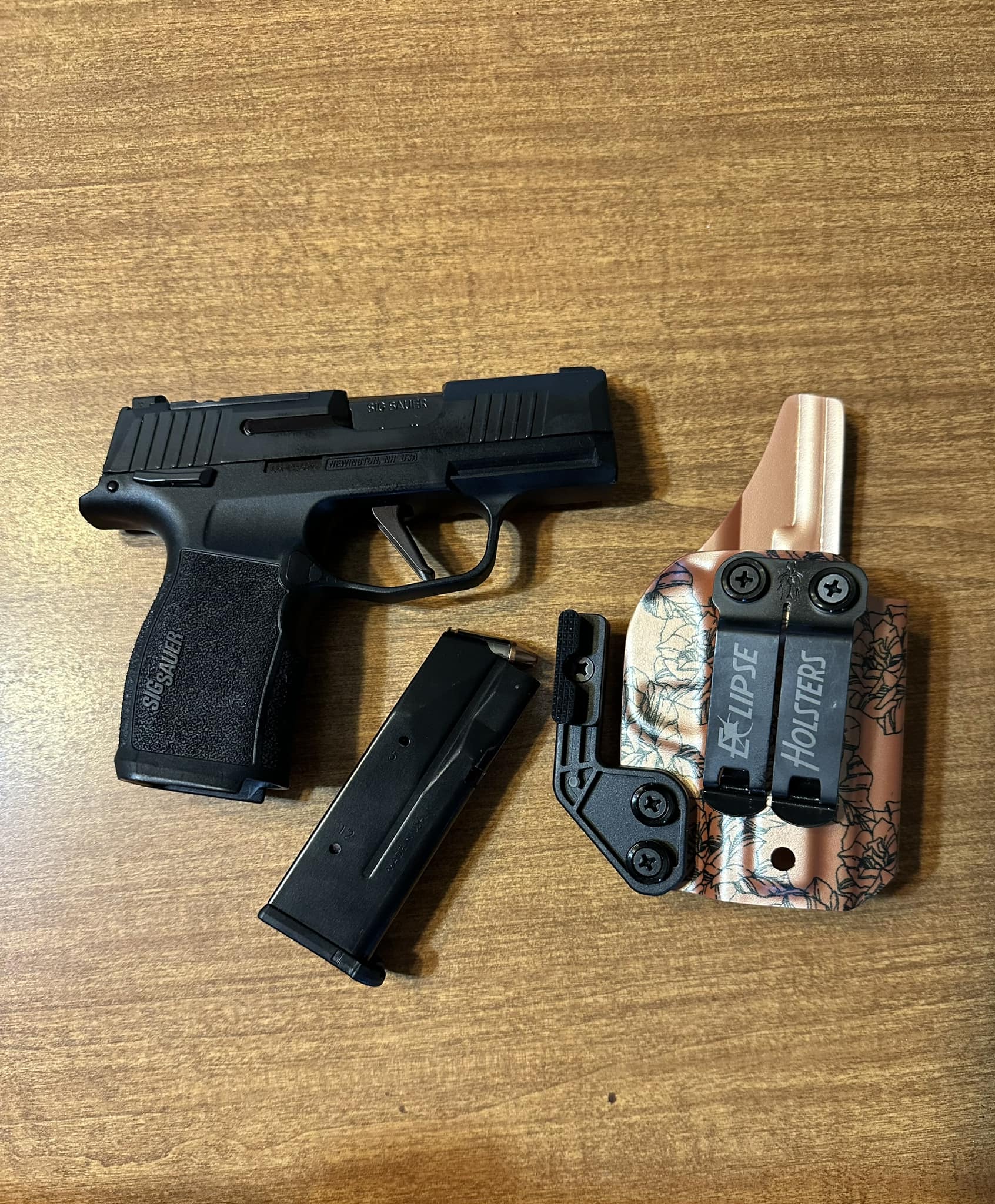 Crucial Concealment Sig 365 IWB Holster Ambidextrous- Black