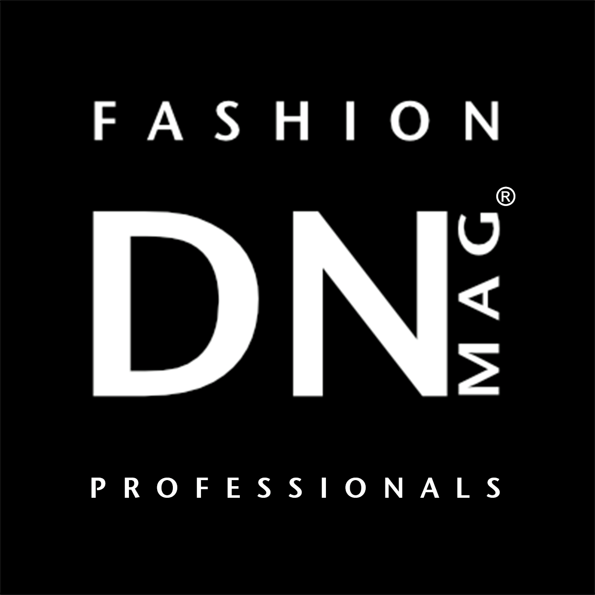 DN-Mag.com - [NASTASSJA KINSKI] Burmese Python🐍 &... | Facebook