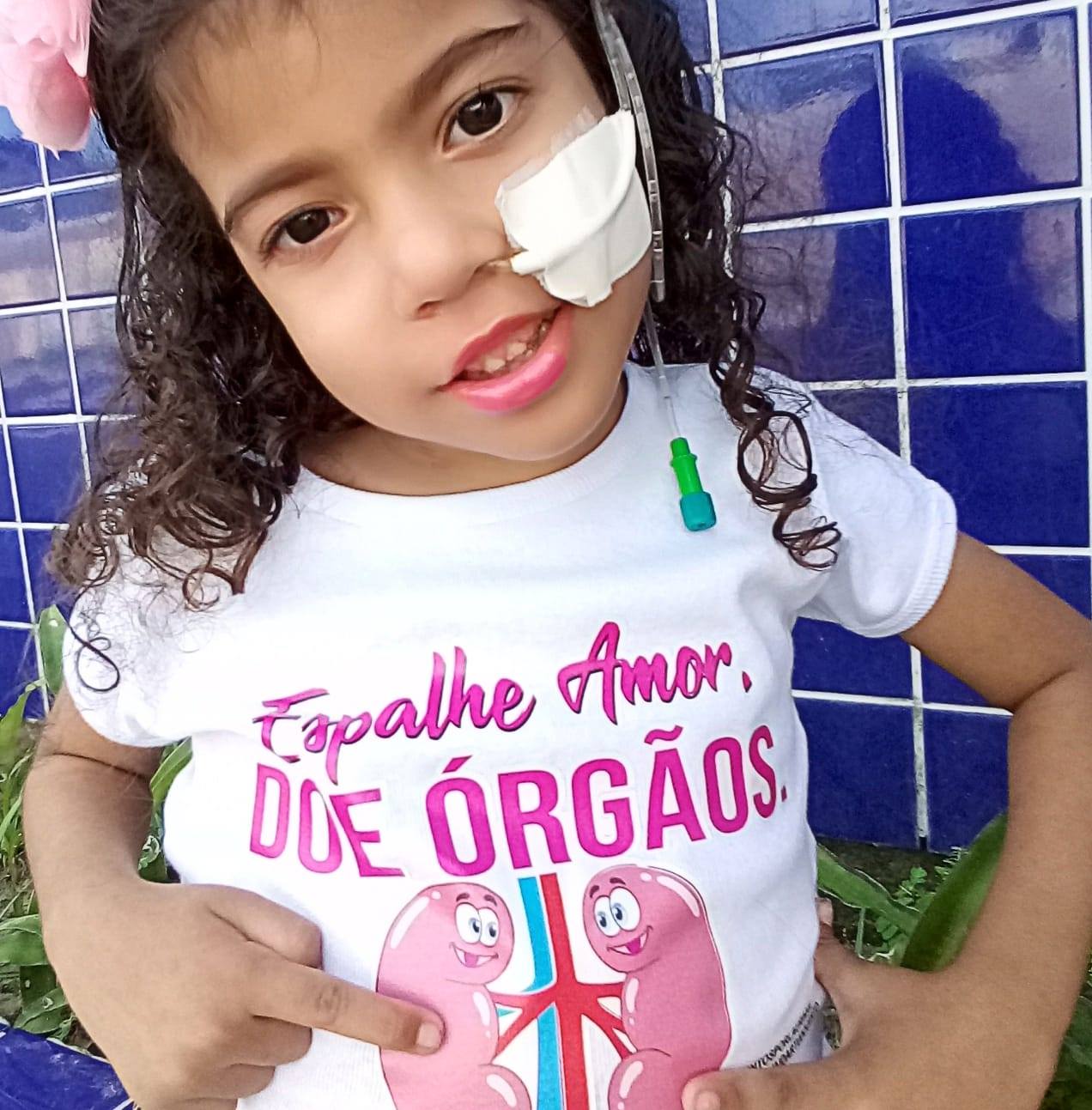 Laurinha Laurinha added a new photo.