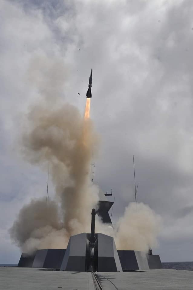 Philippine - Singapore Navy's Formidable-class frigate, RSS Intrepid ...