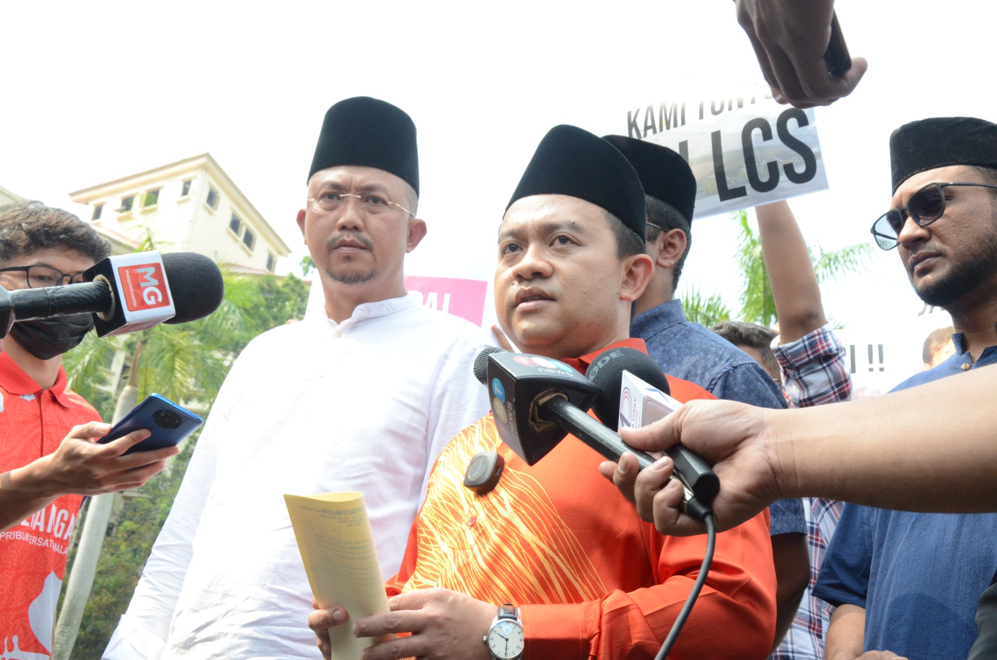 Sidang media serahan memorandum... - Kami Sokong Bersatu