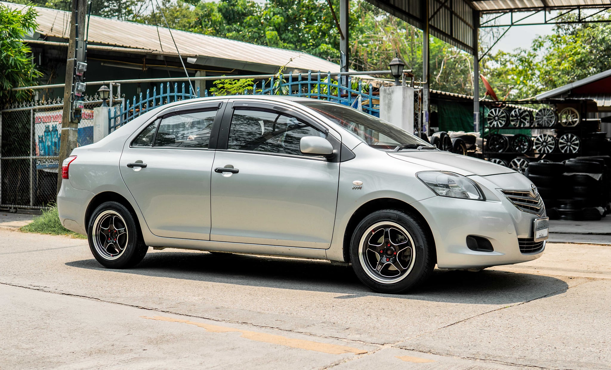 Toyota Vios จัดล้อ Weld... - Nui Lormax - หนุ่ยล้อแม็กซ์ | Facebook
