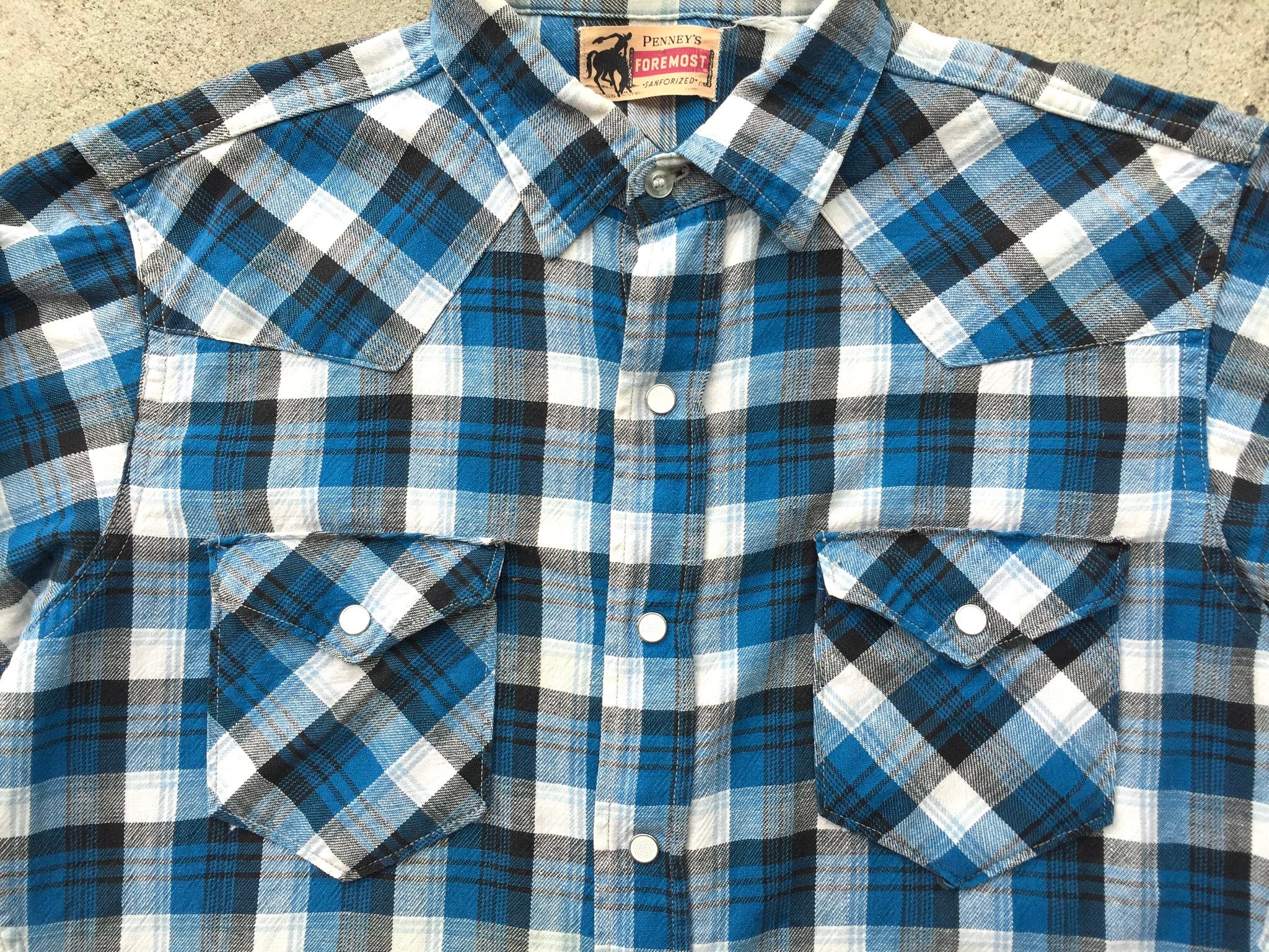 1950s fashion staple: checked shirts