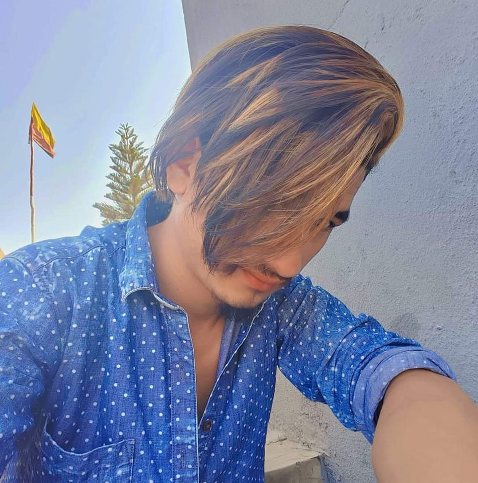 Thoda aur aage a jao usi raste me ham hai ,🤫🤫🤫 | Sunil Bist | Facebook