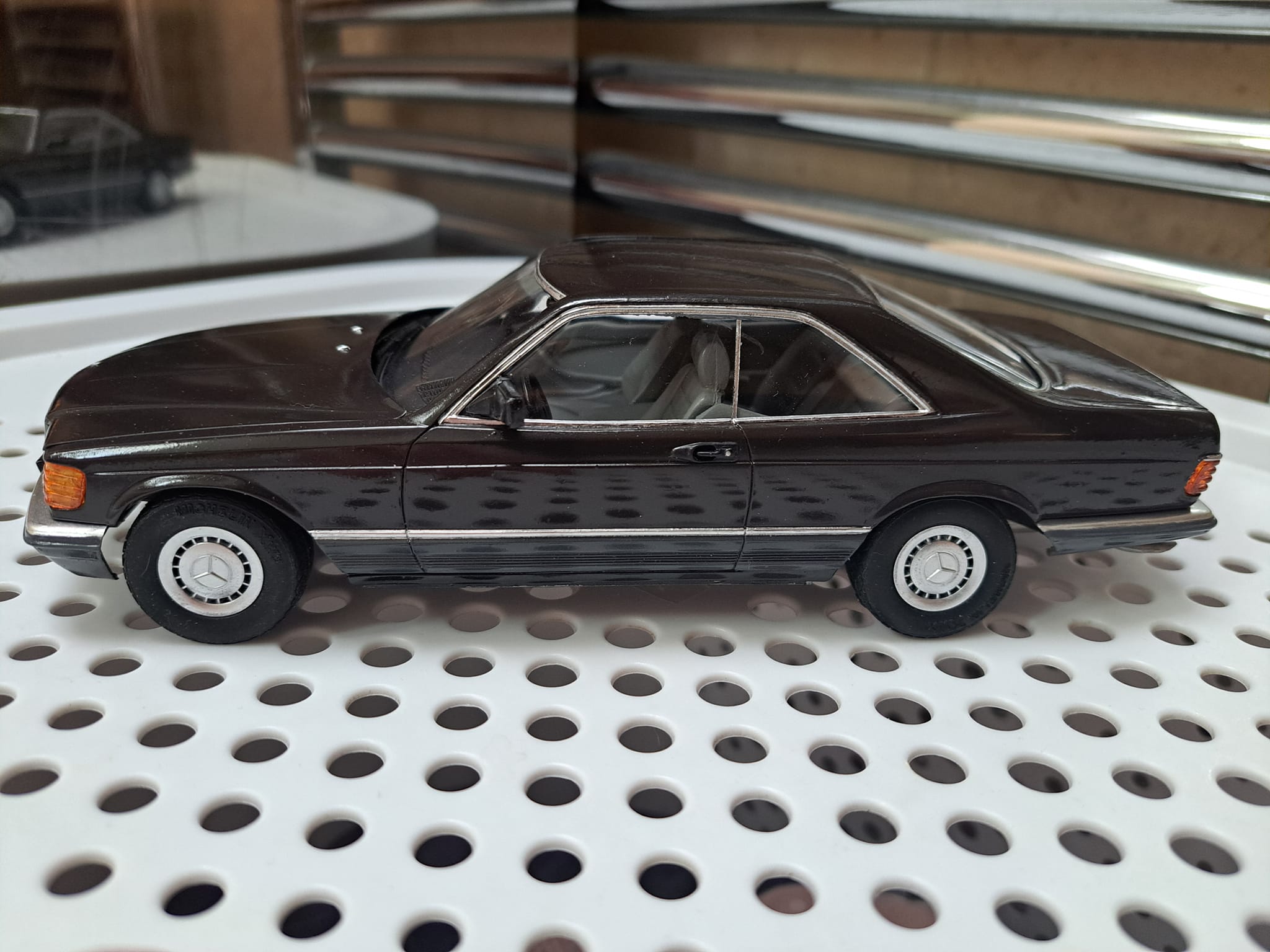 Tamiya 1/24 Mercedes-Benz 500 SEC (02429)