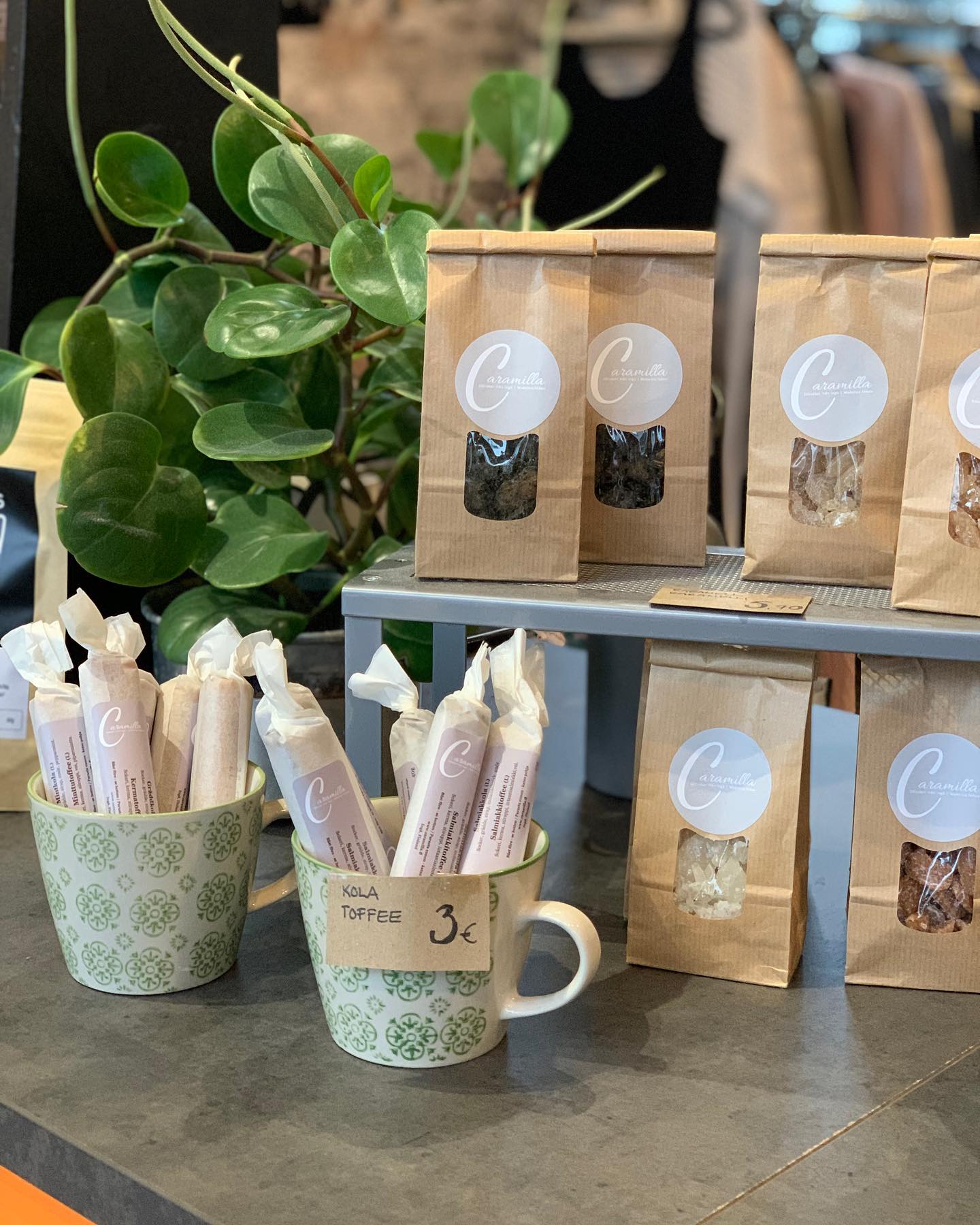 Sequel ReStyle - Mums! Ska vi jobba idag eller äta kola?... | Facebook