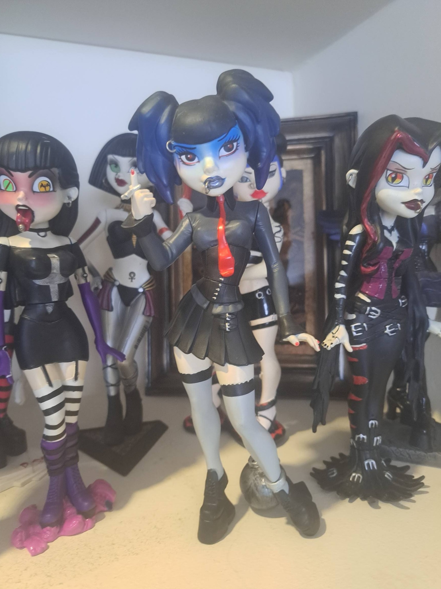 Is Eva Destruction a reference to the band Diva Destruction?