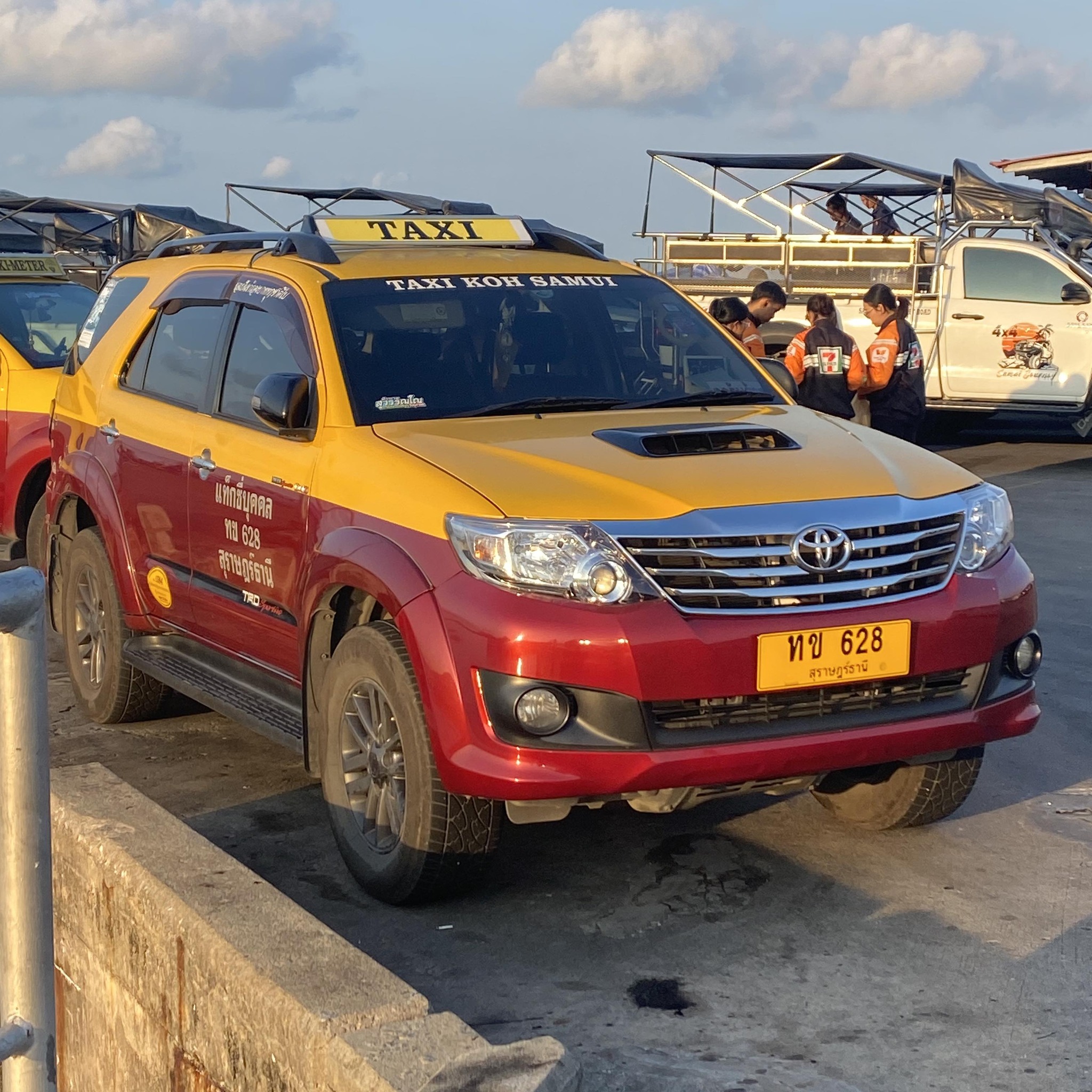mr-yai-samui-taxi-service