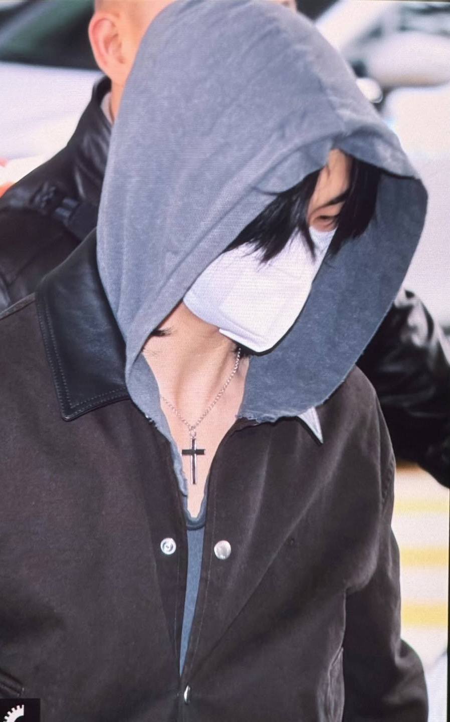 Hyunjin looks so beauteous, like a Prince from another era, as he